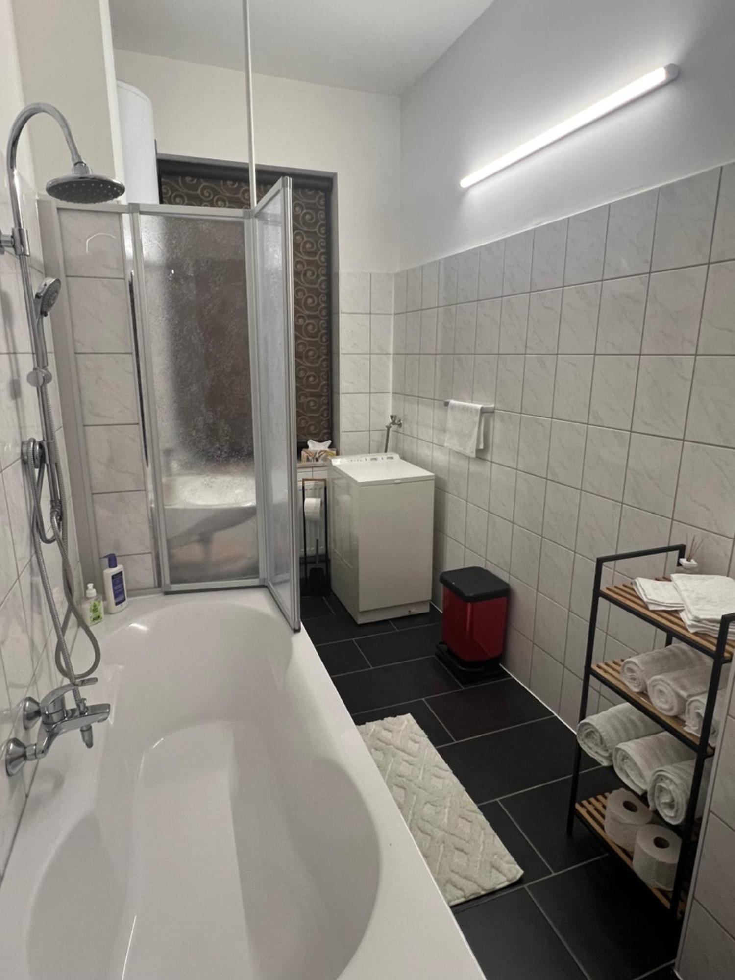 2-Zimmer Wohnung - Sj Apartments Lipsia Esterno foto